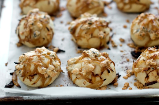 dinner rolls with carmelized onions