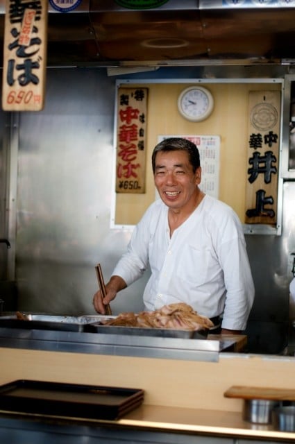 street-food-tsukiji-japan